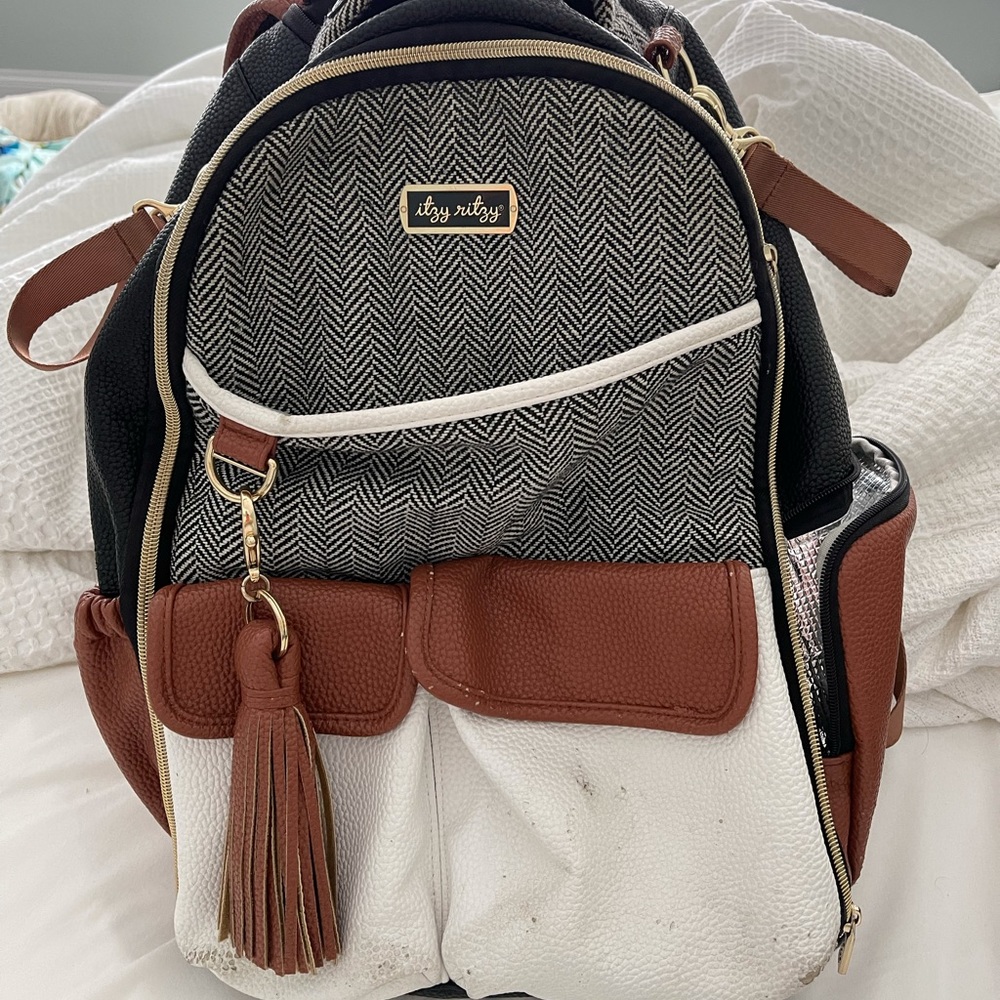 Itzy Ritzy Boss Bag
